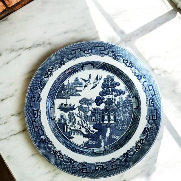 PAIR (2) Willow Dessert Plates Johnson Bros 8" EUC priced for the pair - Picture 1 of 4